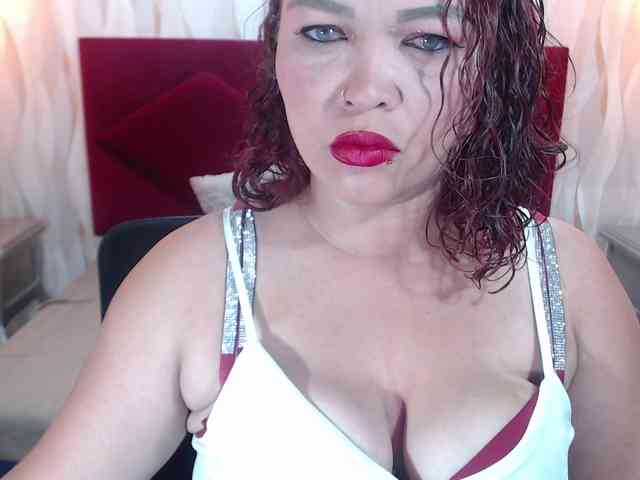 AngelicaMilf03 webcam