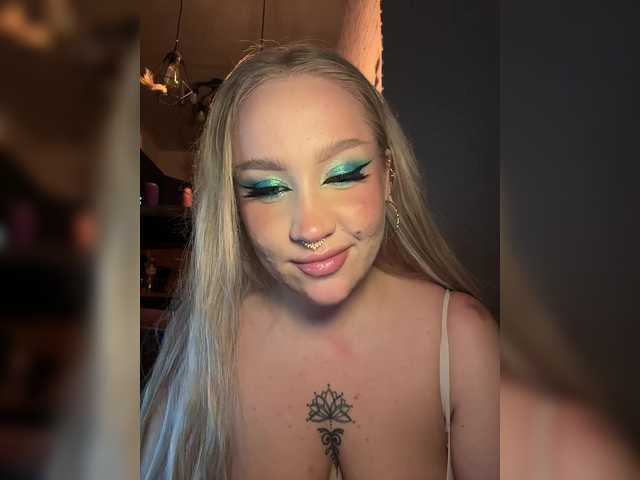 GlamorousBlonde's BongaCams show and profile