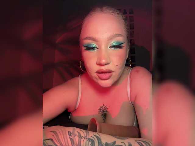 GlamorousBlonde's BongaCams show and profile