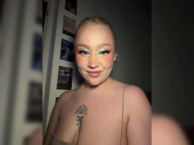 GlamorousBlonde's BongaCams show and profile