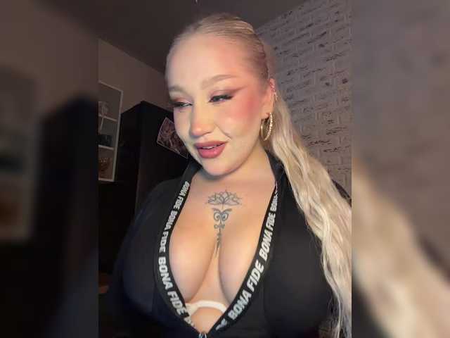 GlamorousBlonde's BongaCams show and profile