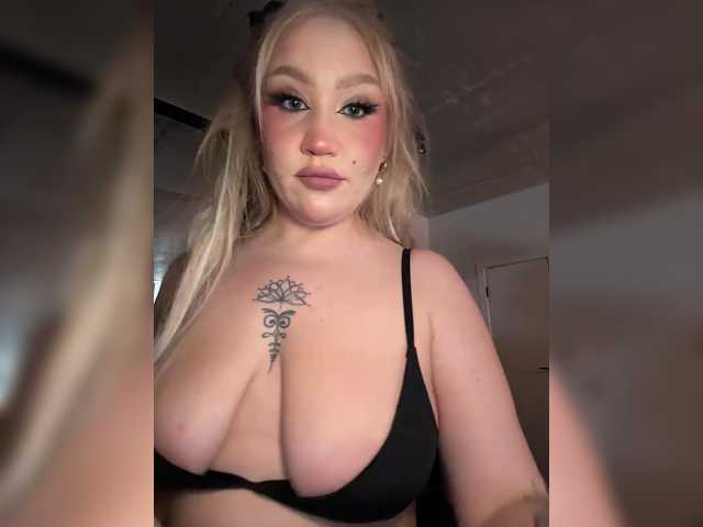 GlamorousBlonde's BongaCams profile