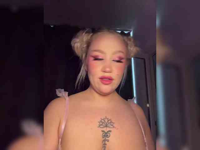 GlamorousBlonde GlamorousBlonde