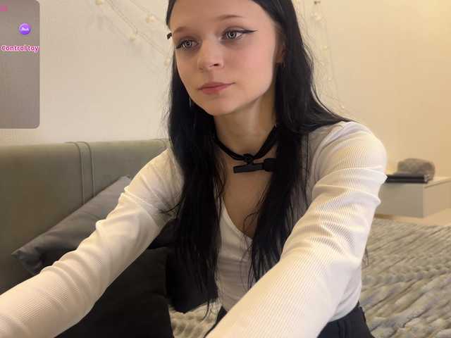 meowcha's BongaCams show and profile