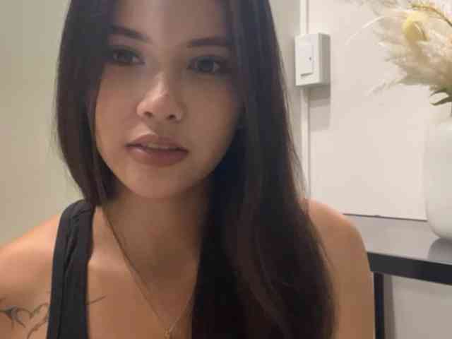 JacklynCharnley Live Webcam on BongaCams