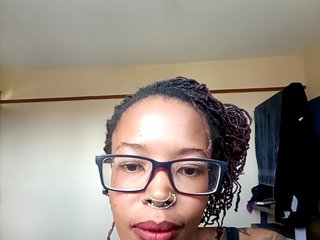 Cecillia-Essie Porn Show