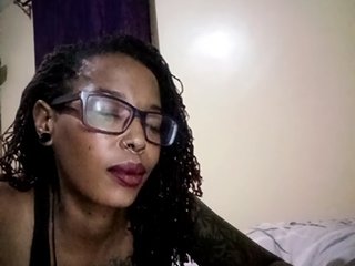 Cecillia-Essie Porn Show