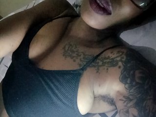 Cecillia-Essie Porn Show