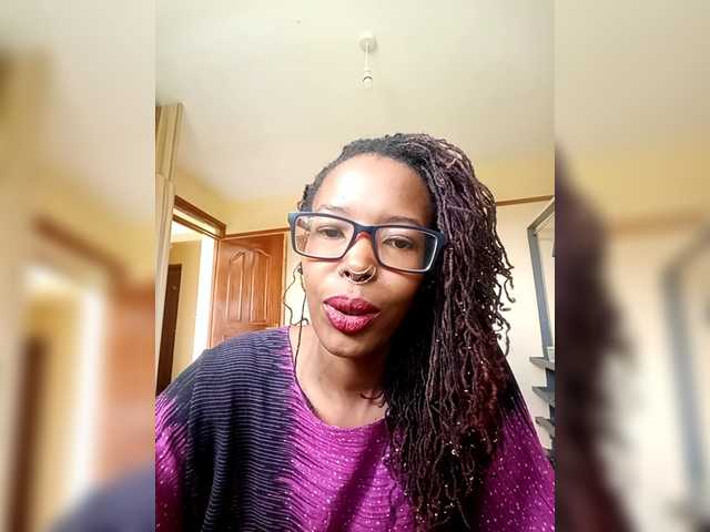 Cecillia-Essie webcam bongacams model stream image