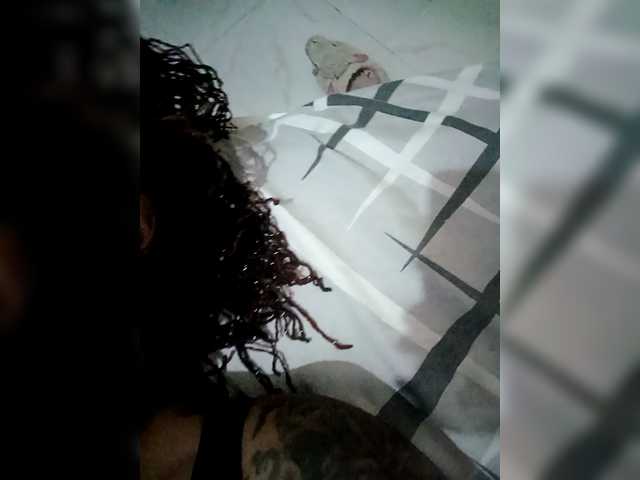 Cecillia-Essie Live Cam on BongaCams