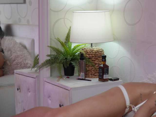 FrancescaJo's BongaCams show and profile