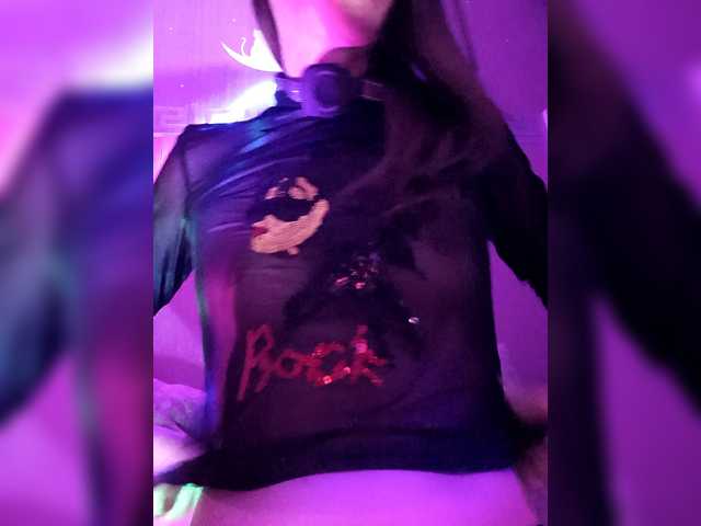 HelgaValkiriya's BongaCams show and profile