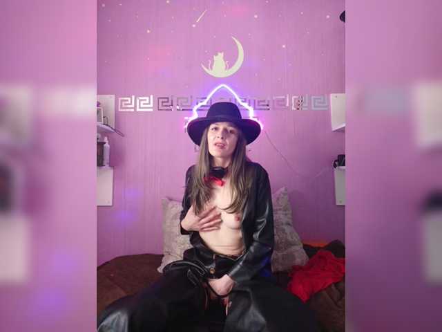 HelgaValkiriya's BongaCams show and profile