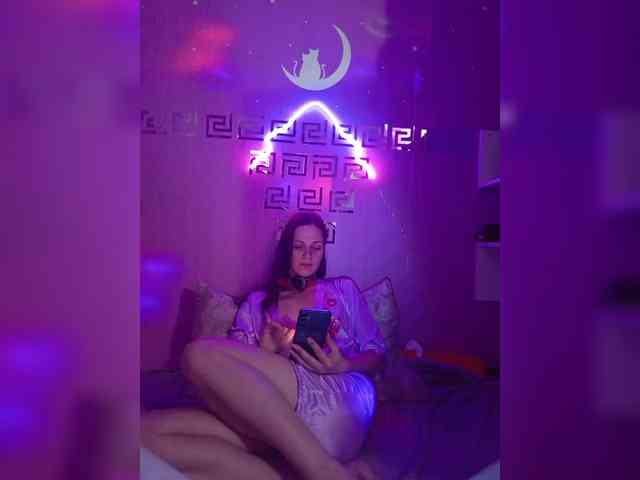 HelgaValkiriya webcam