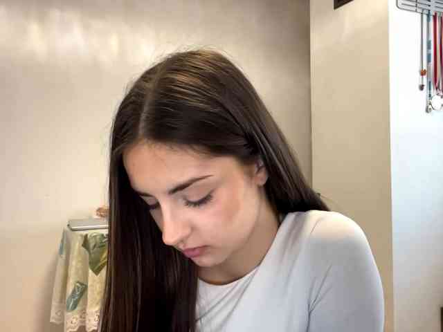 EraMinges Live Webcam on BongaCams