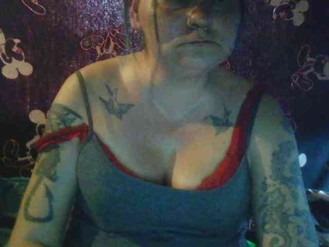 DoubleTroubleXO Live Webcam on BongaCams