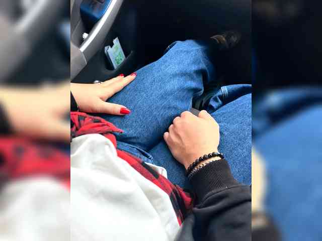 KrasivieNojki webcam