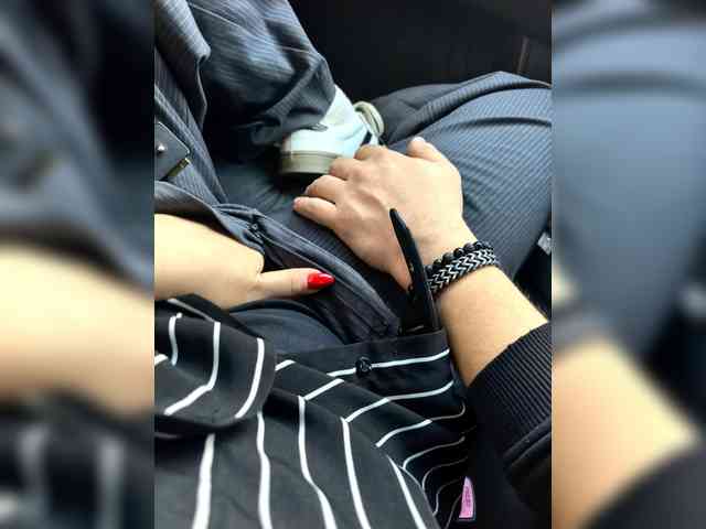 KrasivieNojki webcam