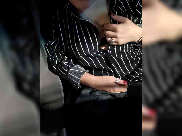 KrasivieNojki webcam