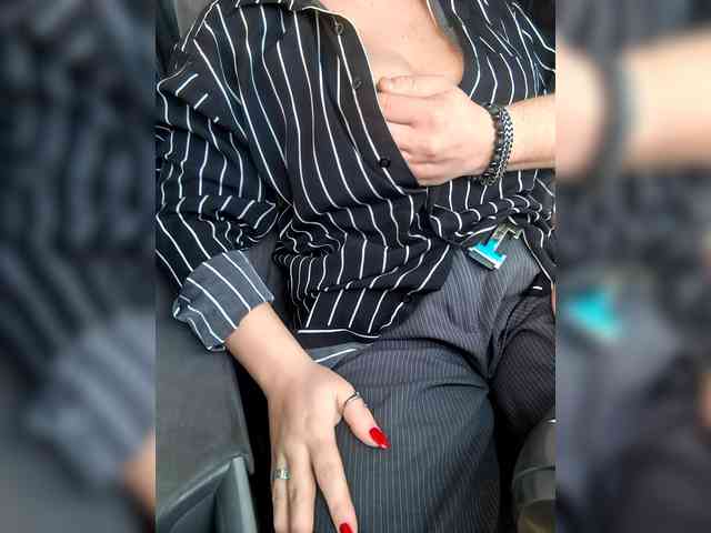 KrasivieNojki webcam