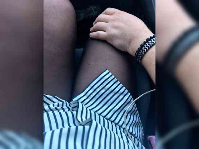 KrasivieNojki webcam