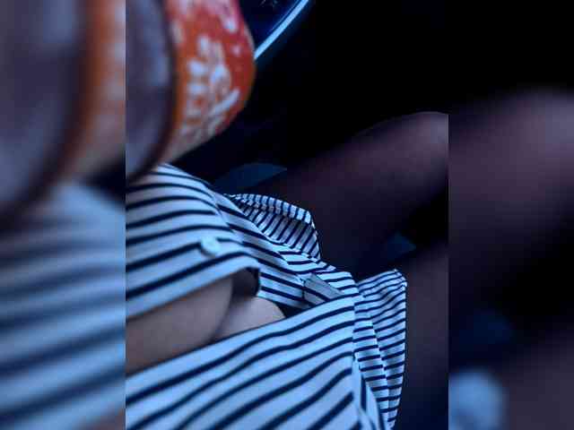 KrasivieNojki webcam