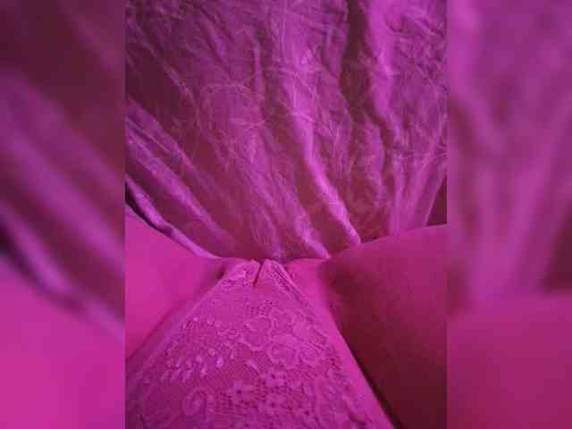 VeronicaHotts webcam