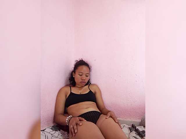 Luicia's BongaCams show and profile