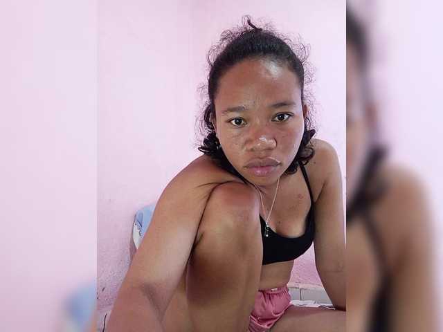 Luicia's BongaCams show and profile