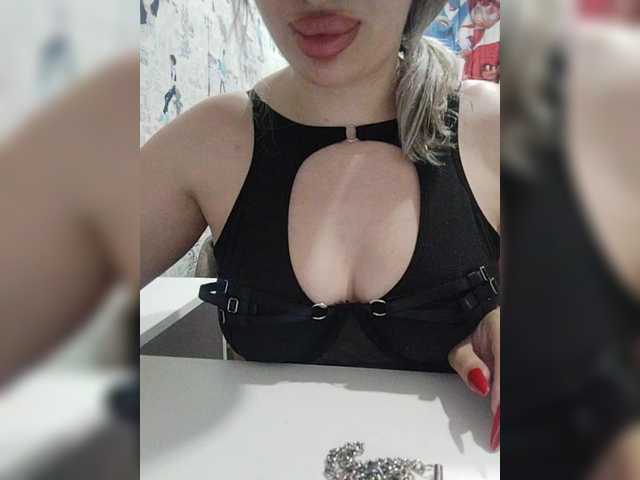 Arbuznaia-popka9's BongaCams show and profile