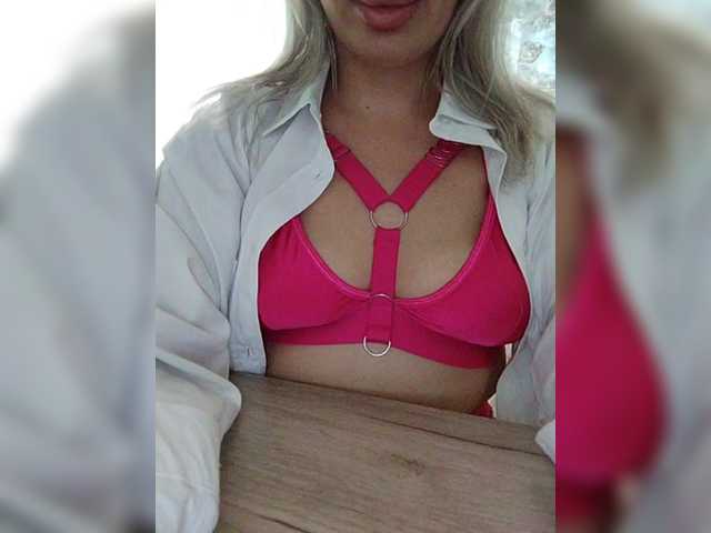 Arbuznaia-popka9's BongaCams show and profile