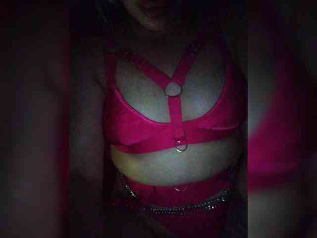 Arbuznaia-popka9 Live Webcam on BongaCams