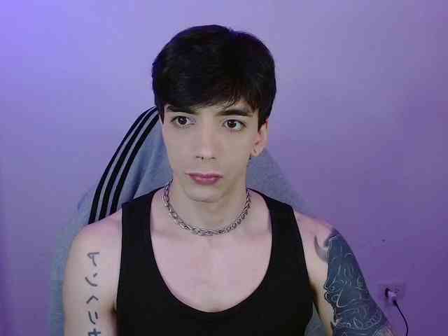 H3LL0 Live Webcam on BongaCams