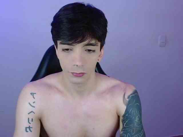 H3LL0 Live Webcam on BongaCams