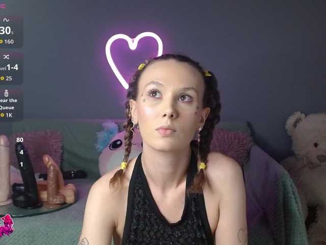 BeaDoll's BongaCams show and profile