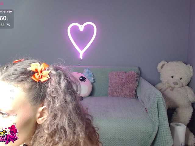 BeaDoll's BongaCams show and profile