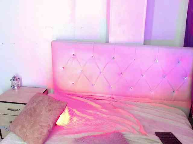 Isaqueenn Live Webcam on BongaCams