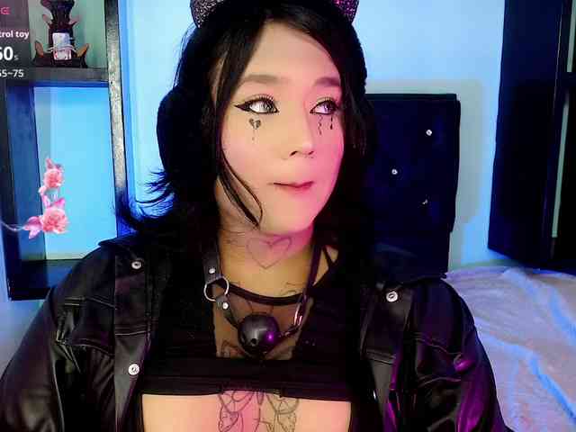 Isaqueenn Live Webcam on BongaCams