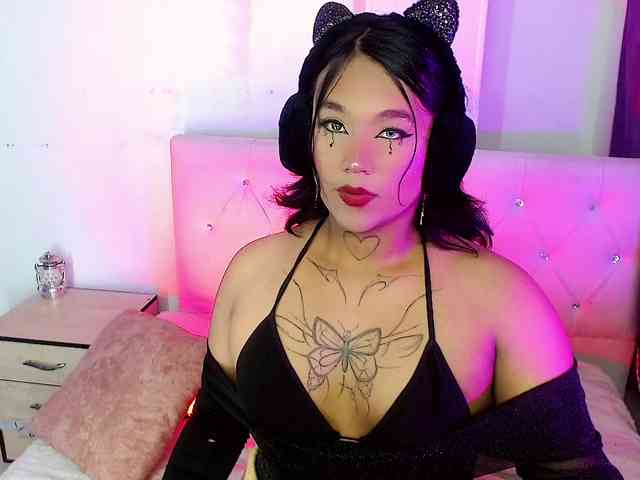 Isaqueenn Live Webcam on BongaCams