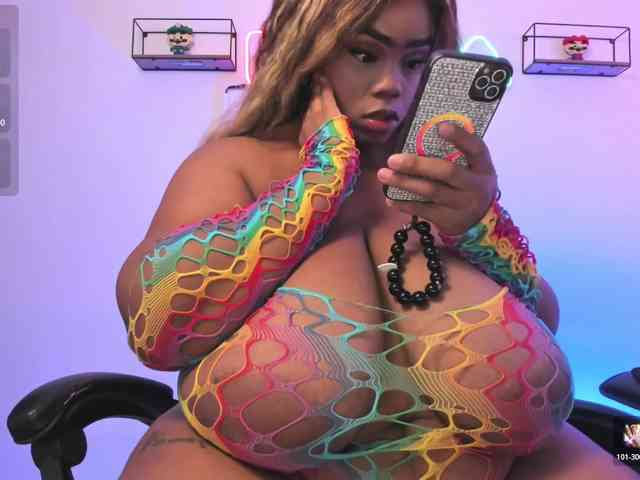 QueenBoostyBig webcam