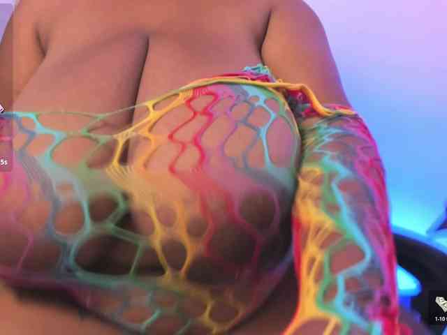 QueenBoostyBig webcam