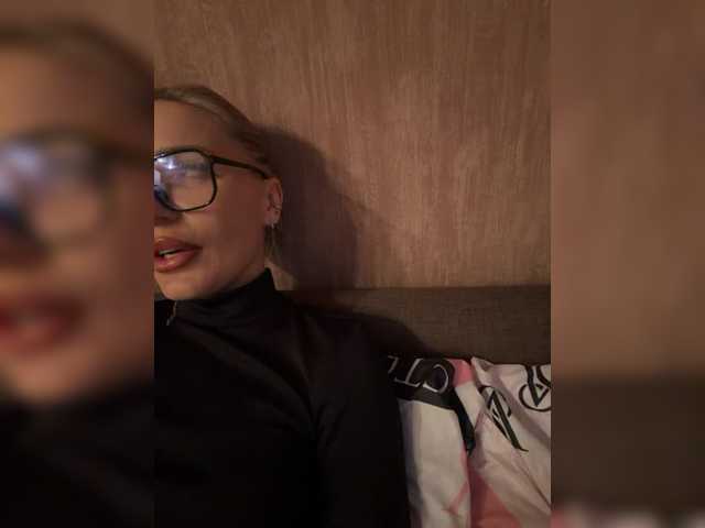 Kirakoks's BongaCams show and profile