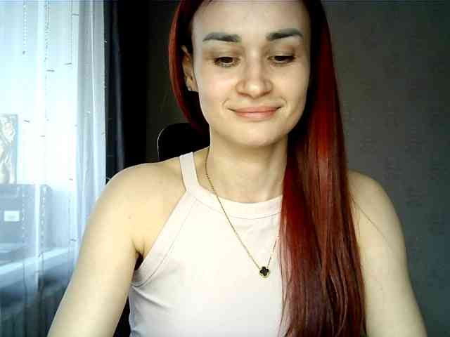 SweetQueen11 webcam