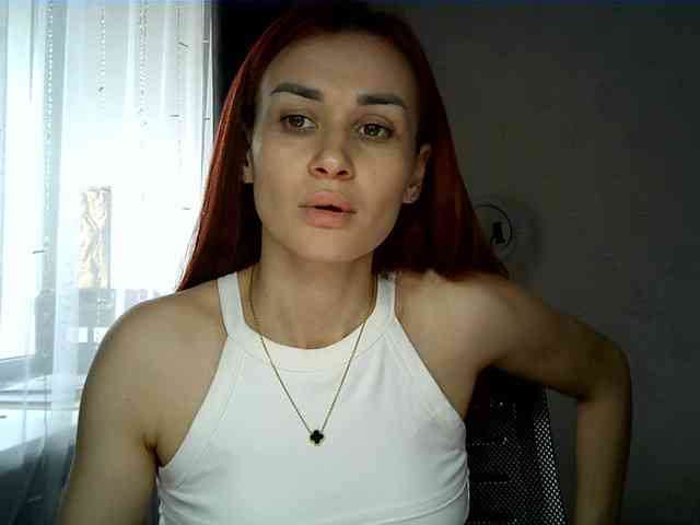SweetQueen11 webcam