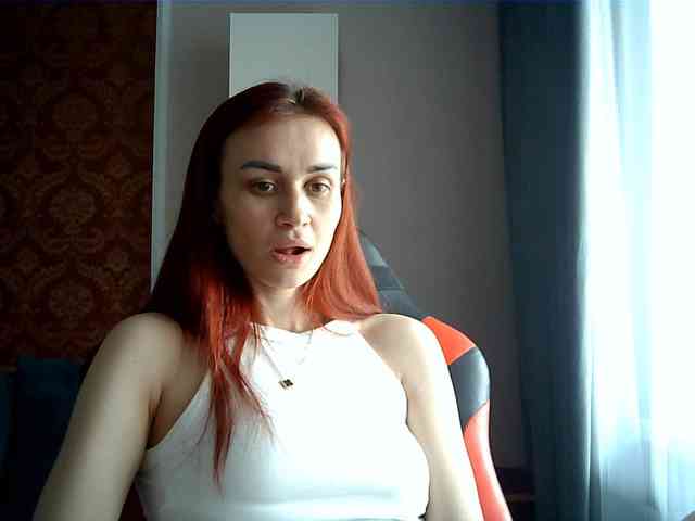 SweetQueen11 webcam