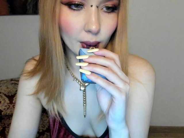 evelinacat's BongaCams show and profile