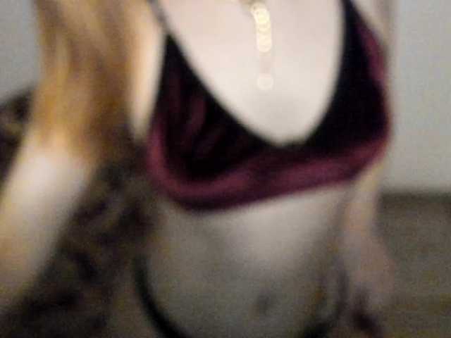 evelinacat's BongaCams show and profile