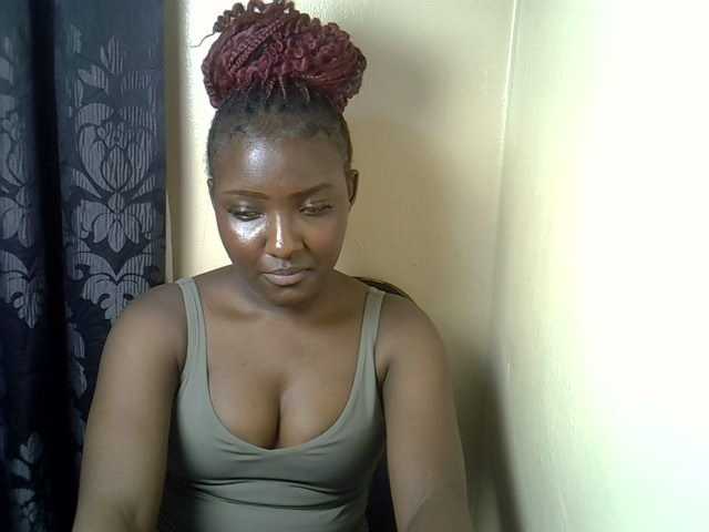 EbonyBarbiee's BongaCams show and profile