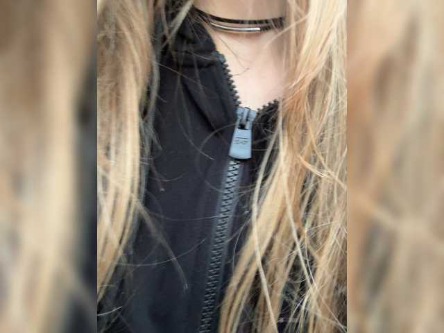  Amelia575-1 chat room