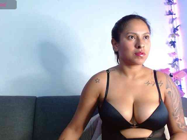 Conejita-Horny webcam